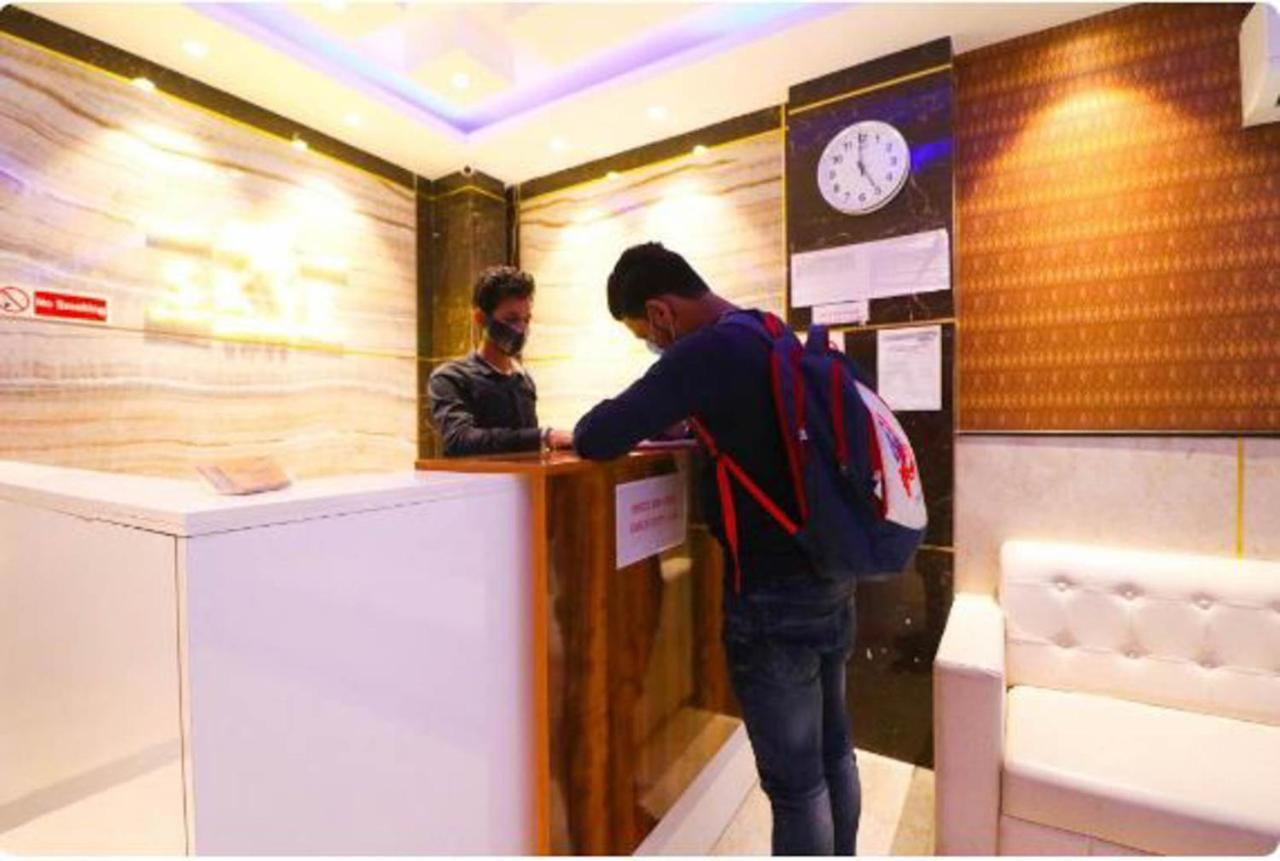 Wowstops-Clark Near Delhi Airport Hotel Ню Делхи Екстериор снимка