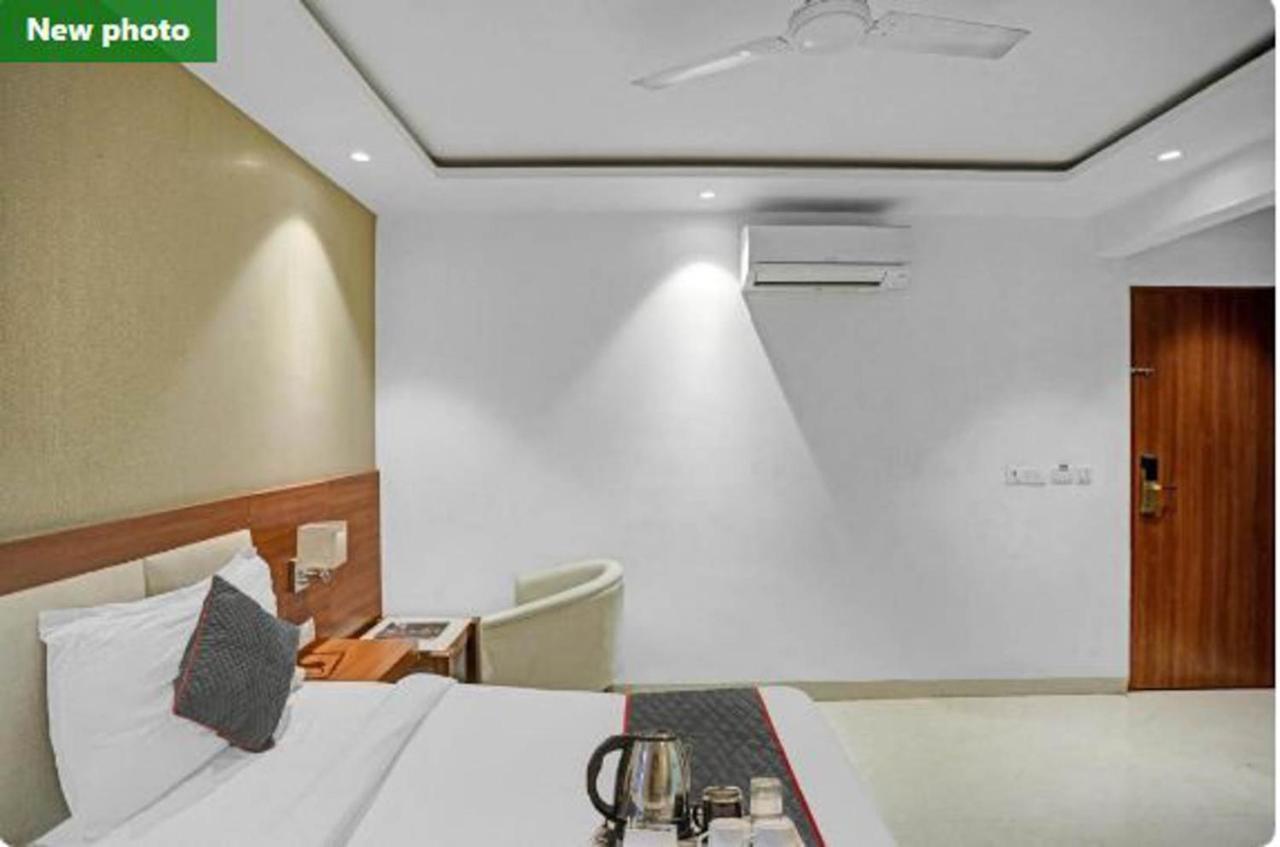 Wowstops-Clark Near Delhi Airport Hotel Ню Делхи Екстериор снимка