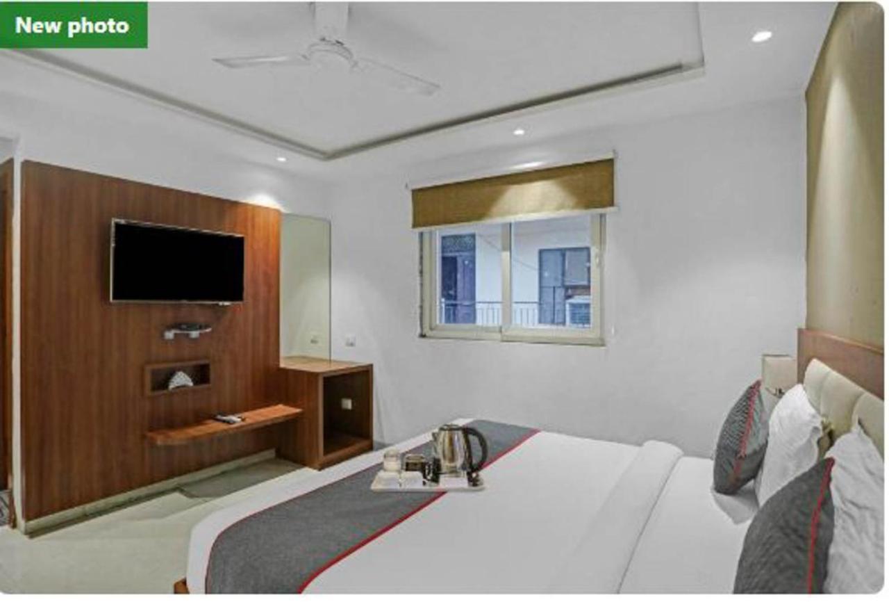 Wowstops-Clark Near Delhi Airport Hotel Ню Делхи Екстериор снимка